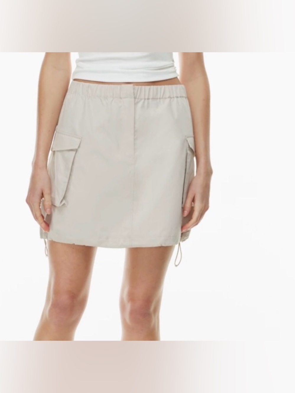 Babaton color Matte pearl
Vessel Cargo Skirt